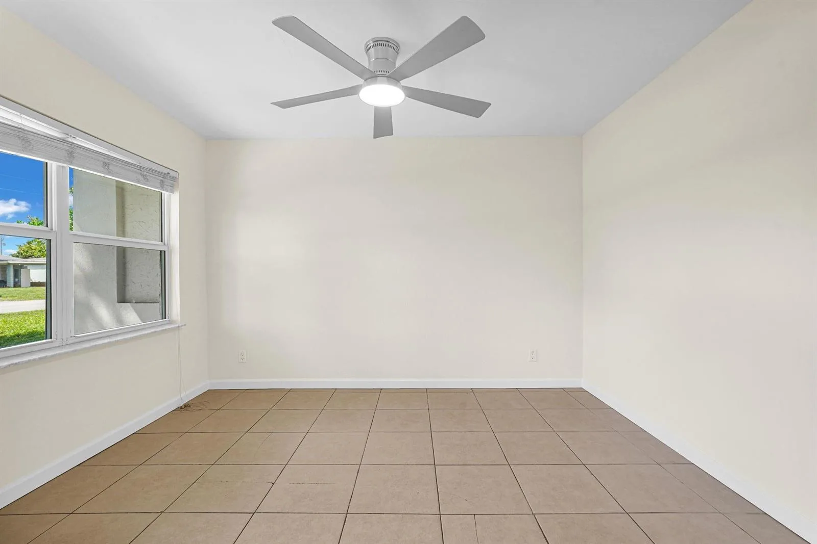 261 NE 45th Street, Oakland Park, FL 33334 photo 10