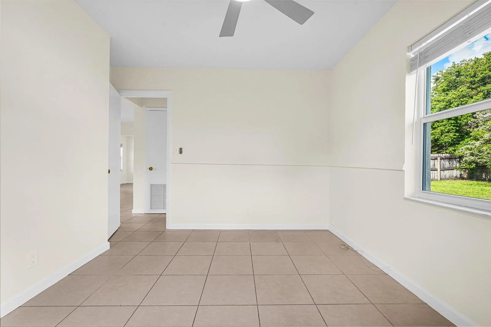 261 NE 45th Street, Oakland Park, FL 33334 photo 9