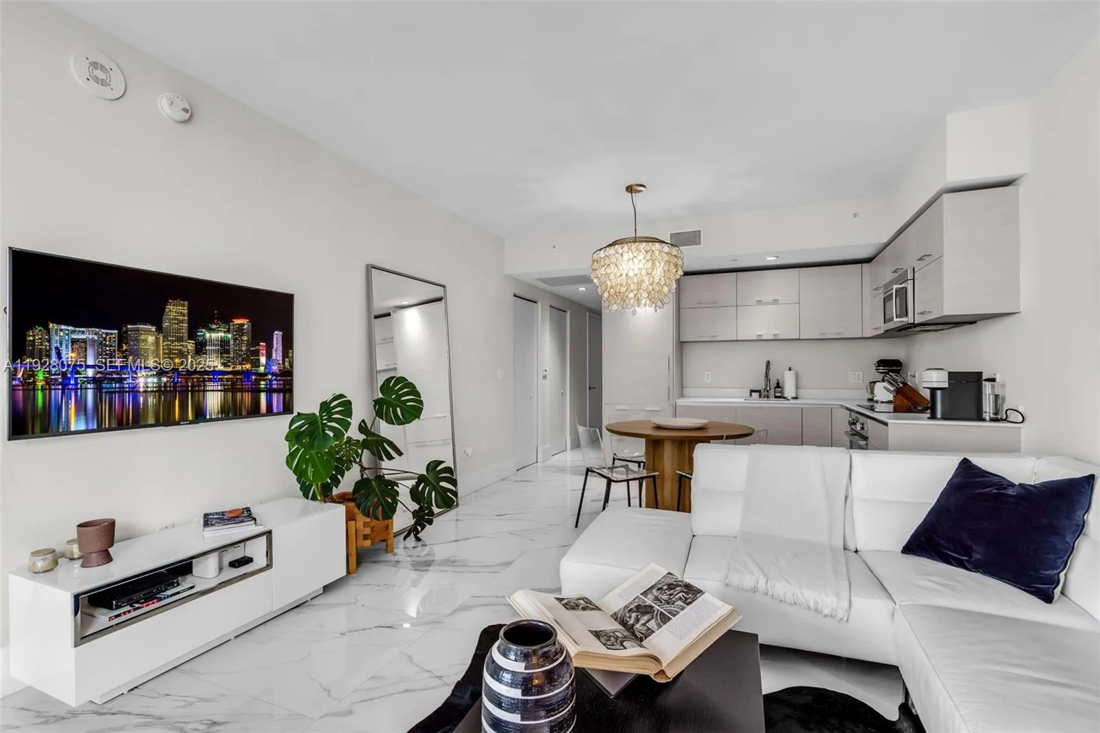 1300 S Miami Ave # 2508, Miami, FL 33130 photo 2