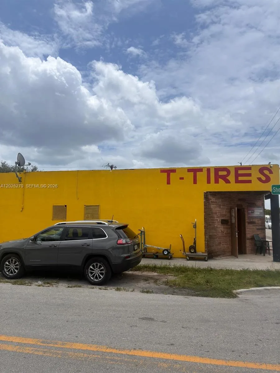 2337 N 21st Ave, Hollywood, FL 33020
