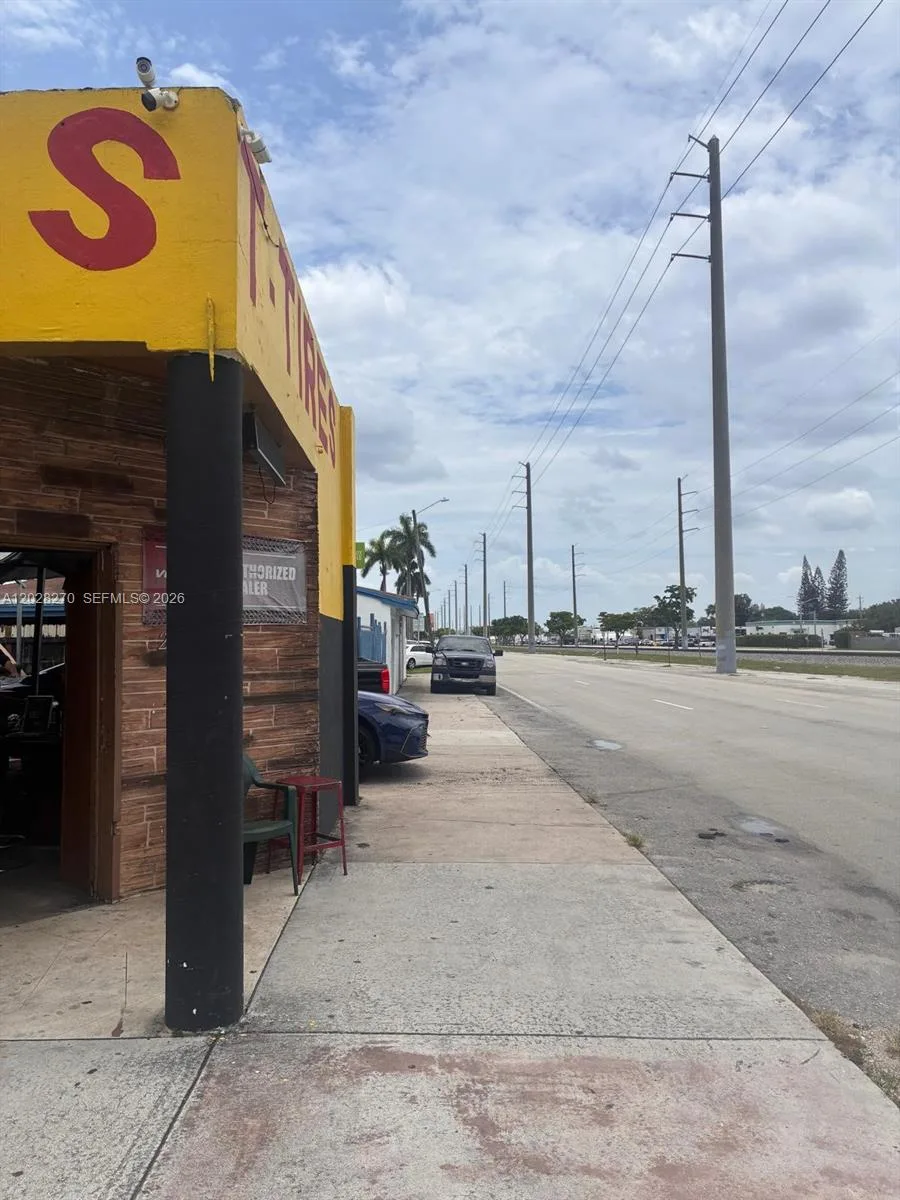 2337 N 21st Ave, Hollywood, FL 33020 photo 2