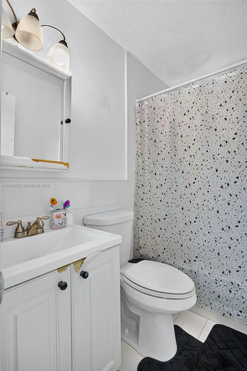 2422 NW 55th Ter, Lauderhill, FL 33313 photo 13