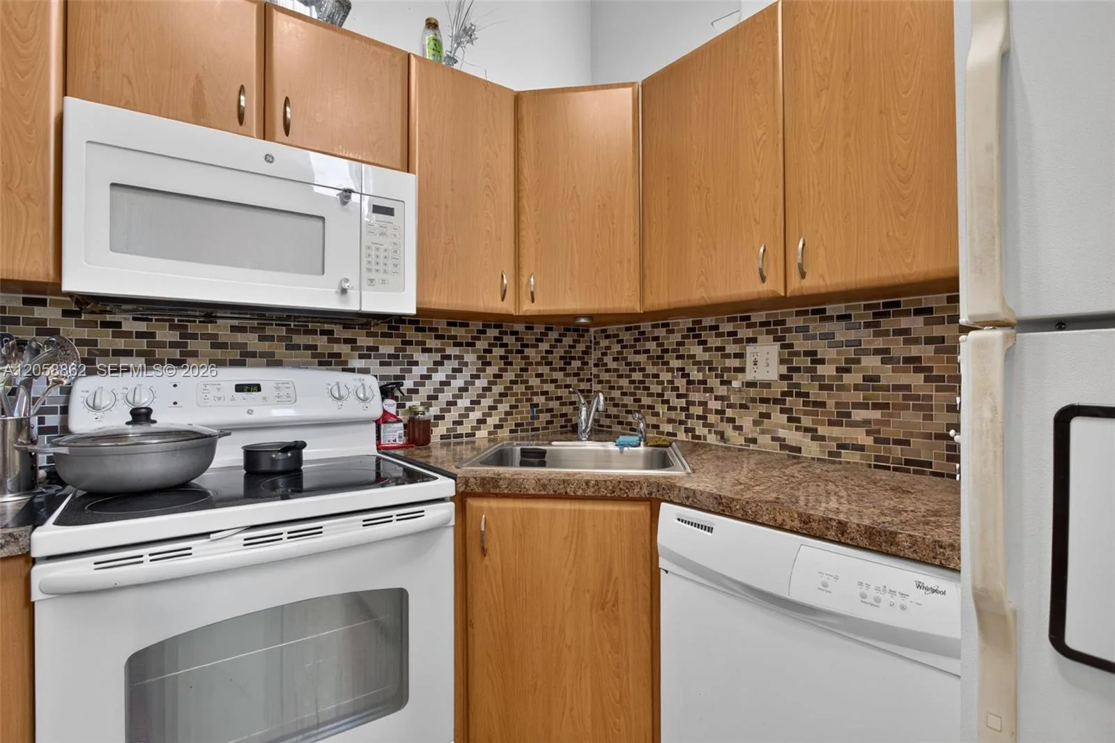 2422 NW 55th Ter, Lauderhill, FL 33313 photo 9