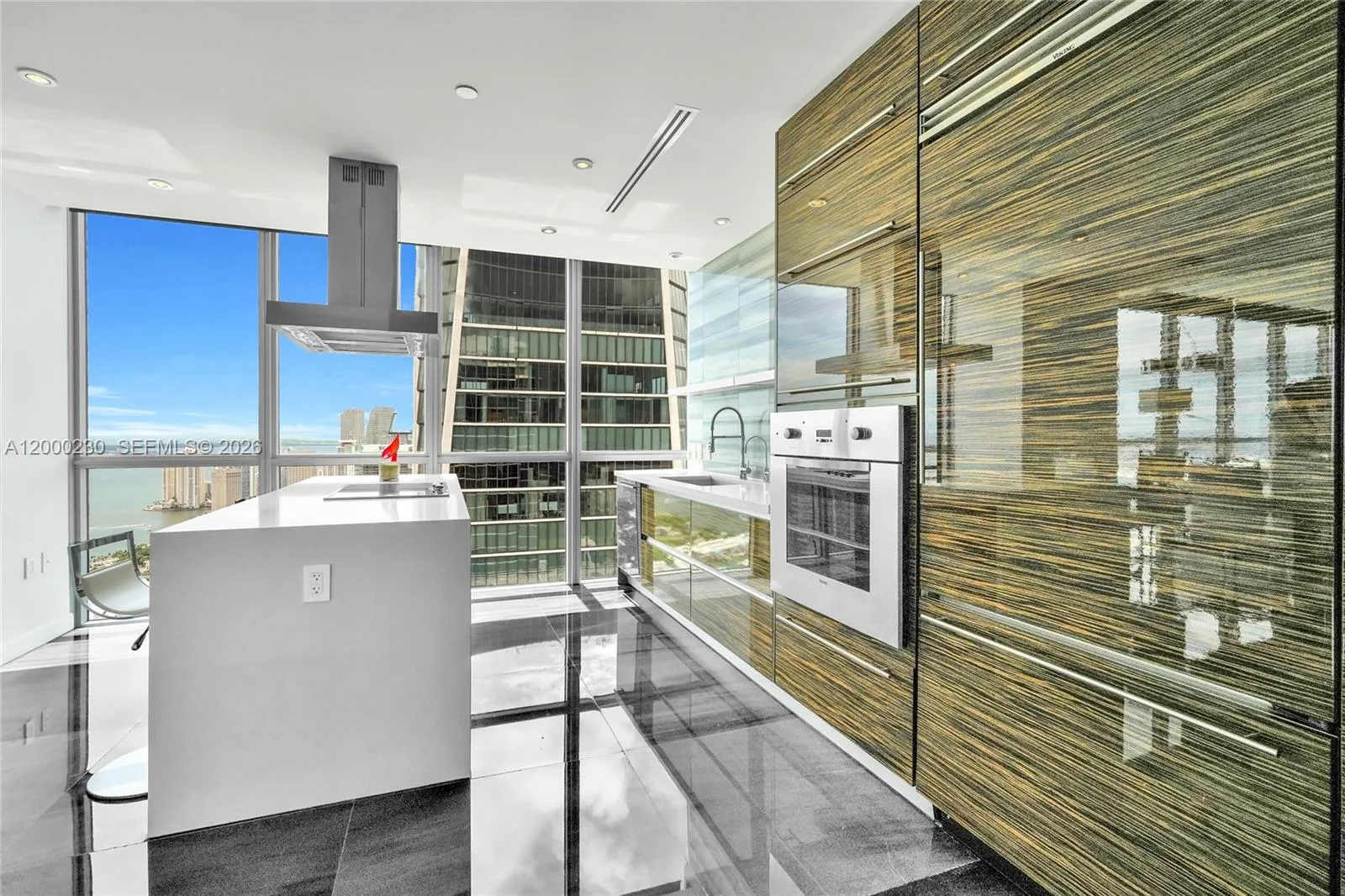 1100 Biscayne Blvd # 6001, Miami, FL 33132 photo 9