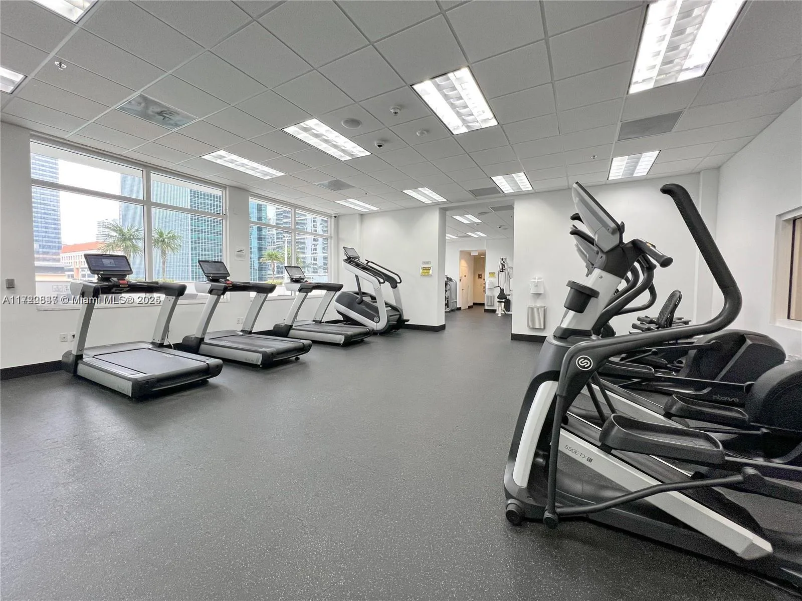1200 Brickell Bay Dr # 2007, Miami, FL 33131 photo 8