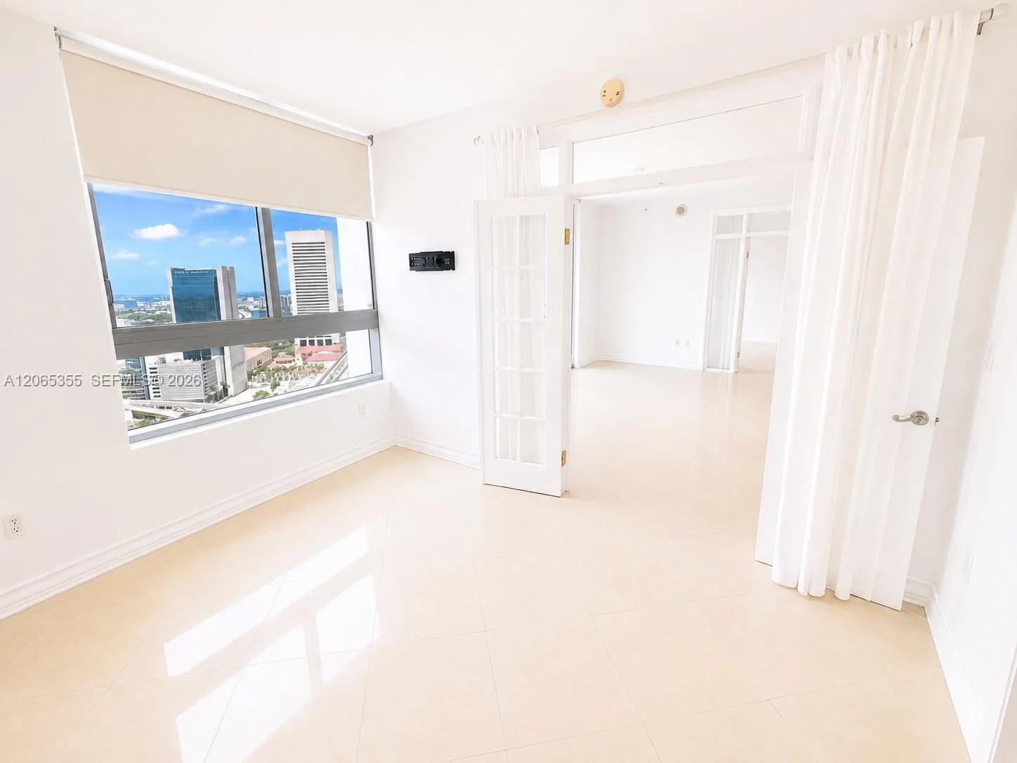 90 SW 3rd St # 3106, Miami, FL 33130 photo 5
