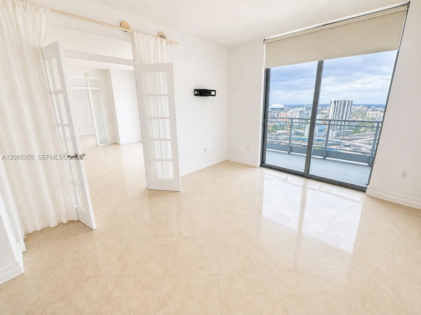 90 SW 3rd St # 3106, Miami, FL 33130 photo 7