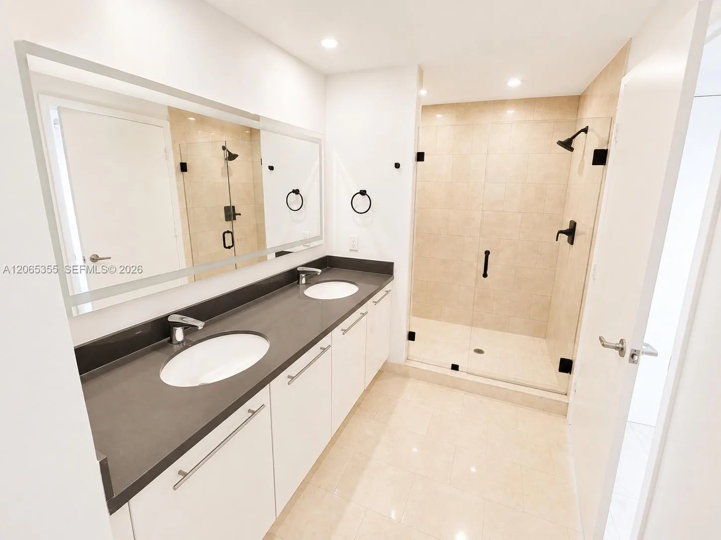 90 SW 3rd St # 3106, Miami, FL 33130 photo 9