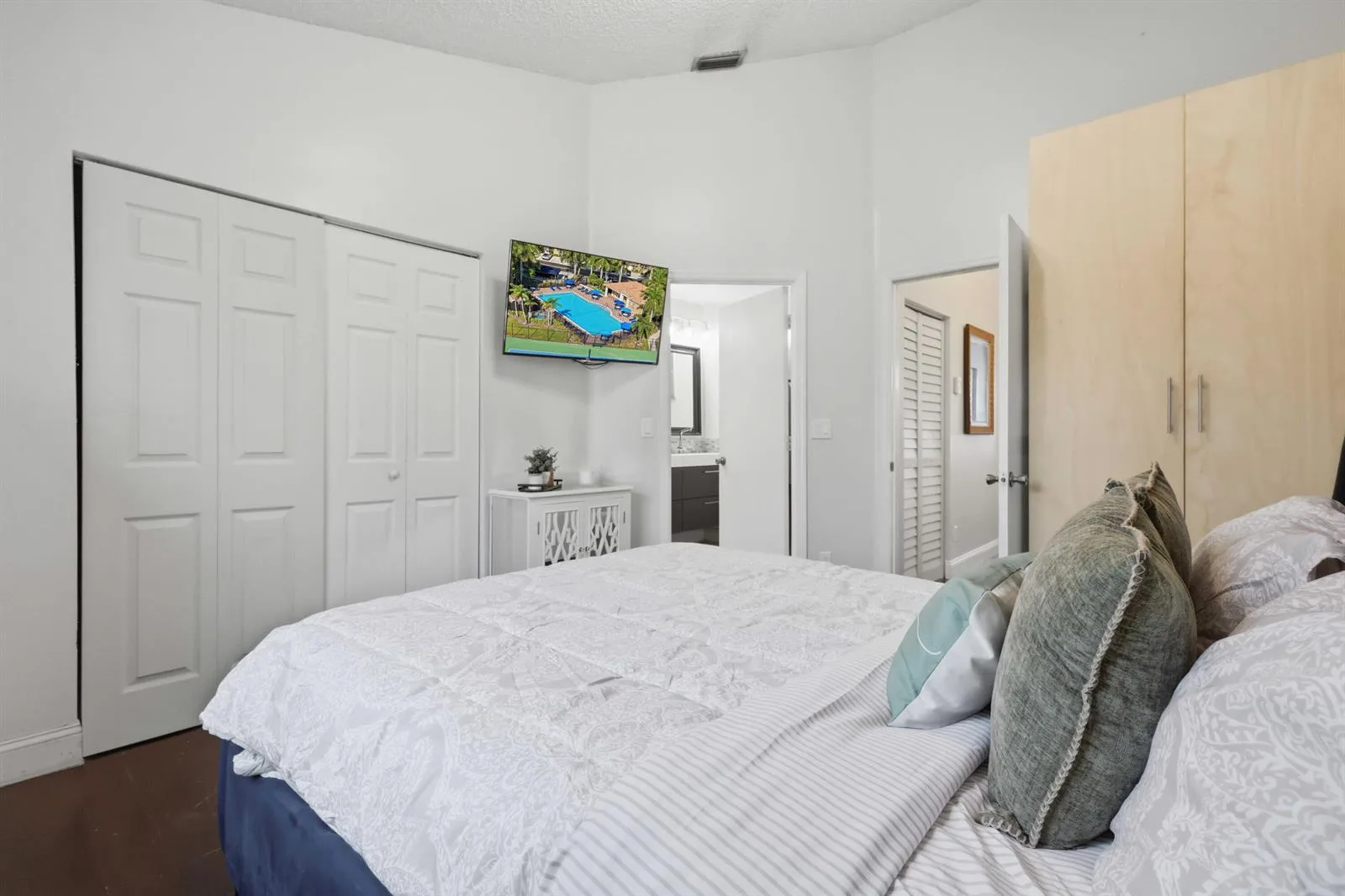 12207 SW 6TH Street, Pembroke Pines, FL 33025 photo 9