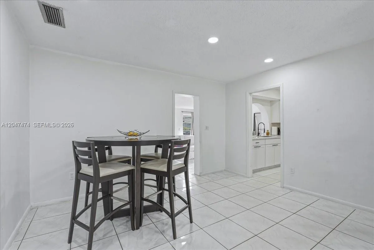 7850 W 16th Ave, Hialeah, FL 33014 photo 5