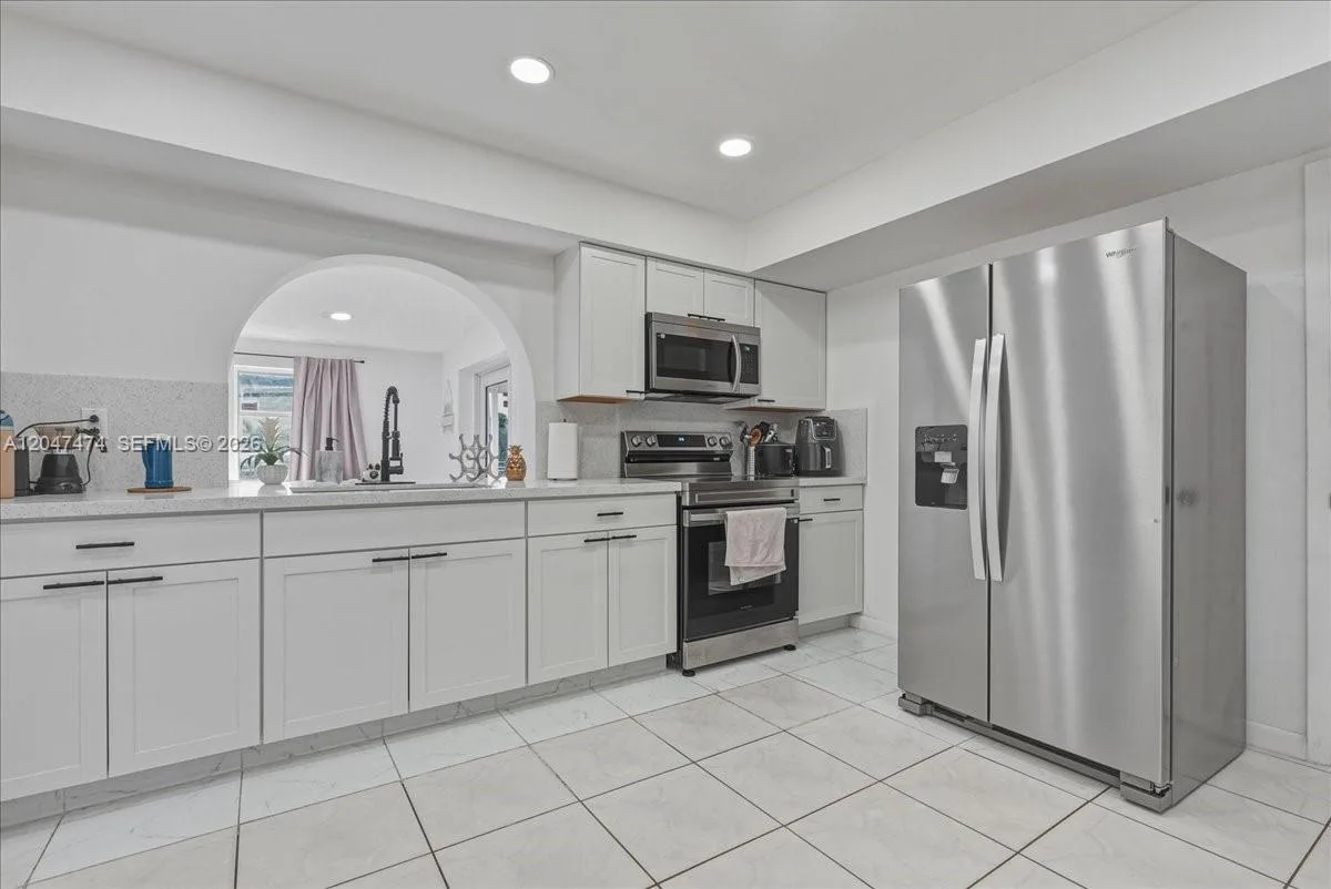 7850 W 16th Ave, Hialeah, FL 33014 photo 8
