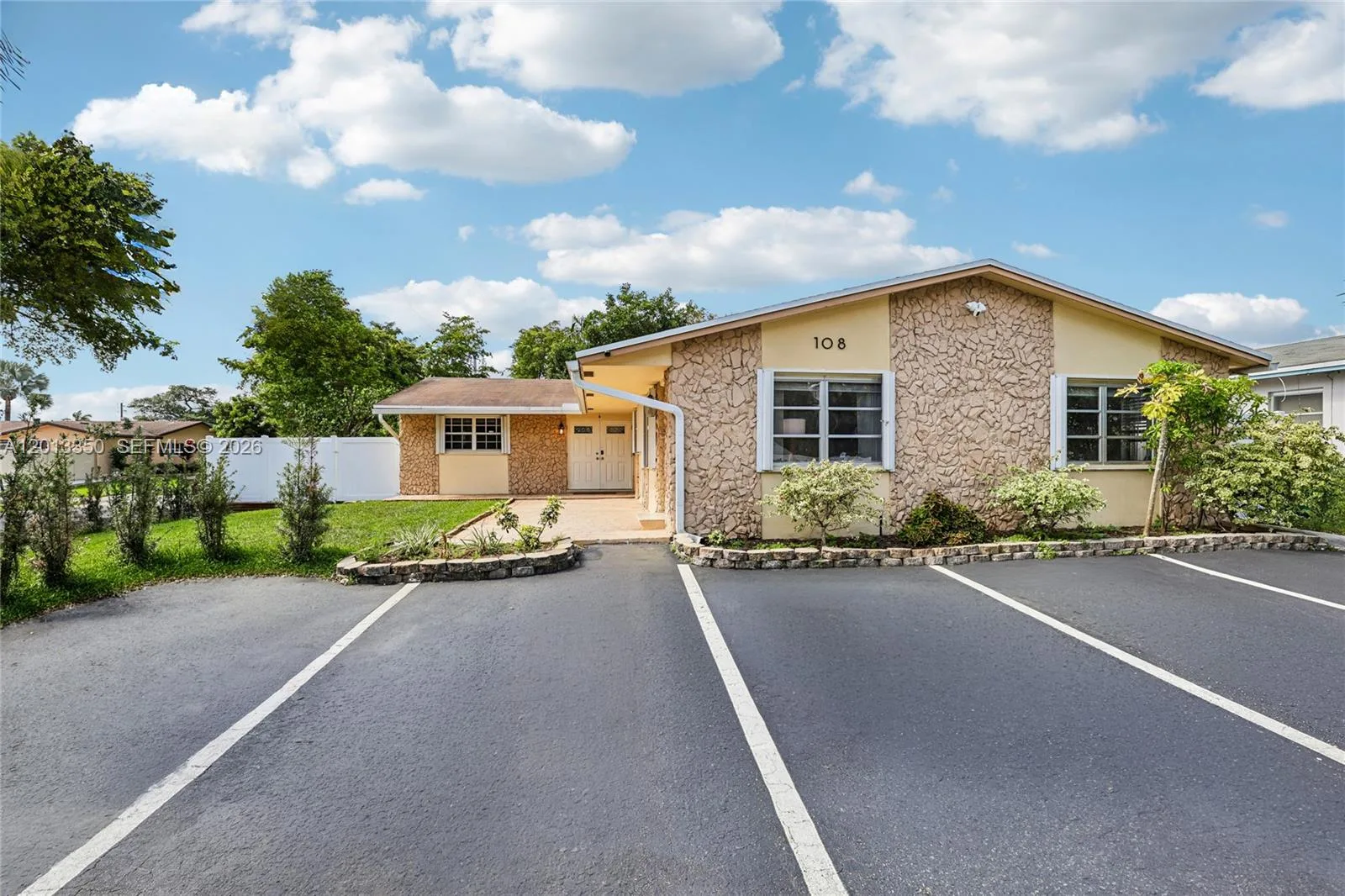 108 SE 4th Ter, Dania Beach, FL 33004