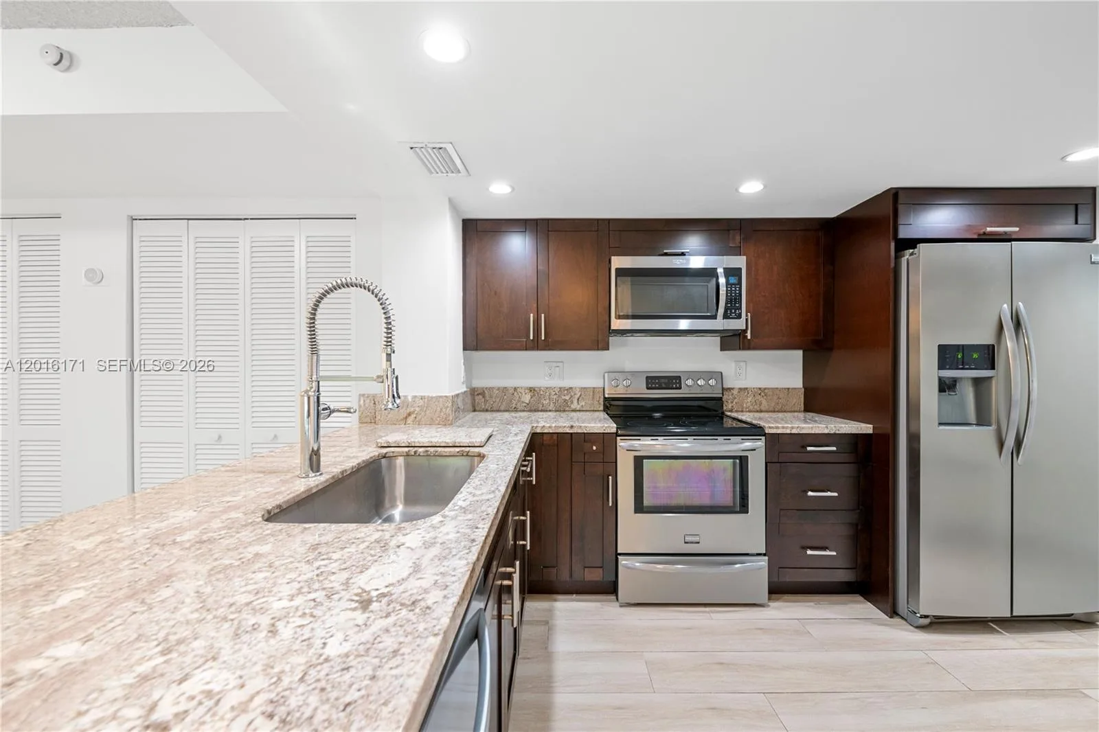 5201 Orduna Dr # 10, Coral Gables, FL 33146 photo 3