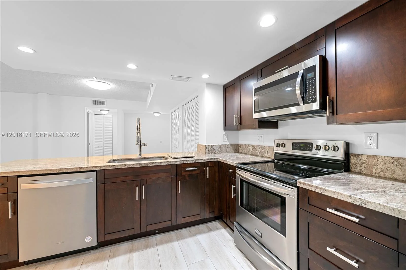 5201 Orduna Dr # 10, Coral Gables, FL 33146 photo 4