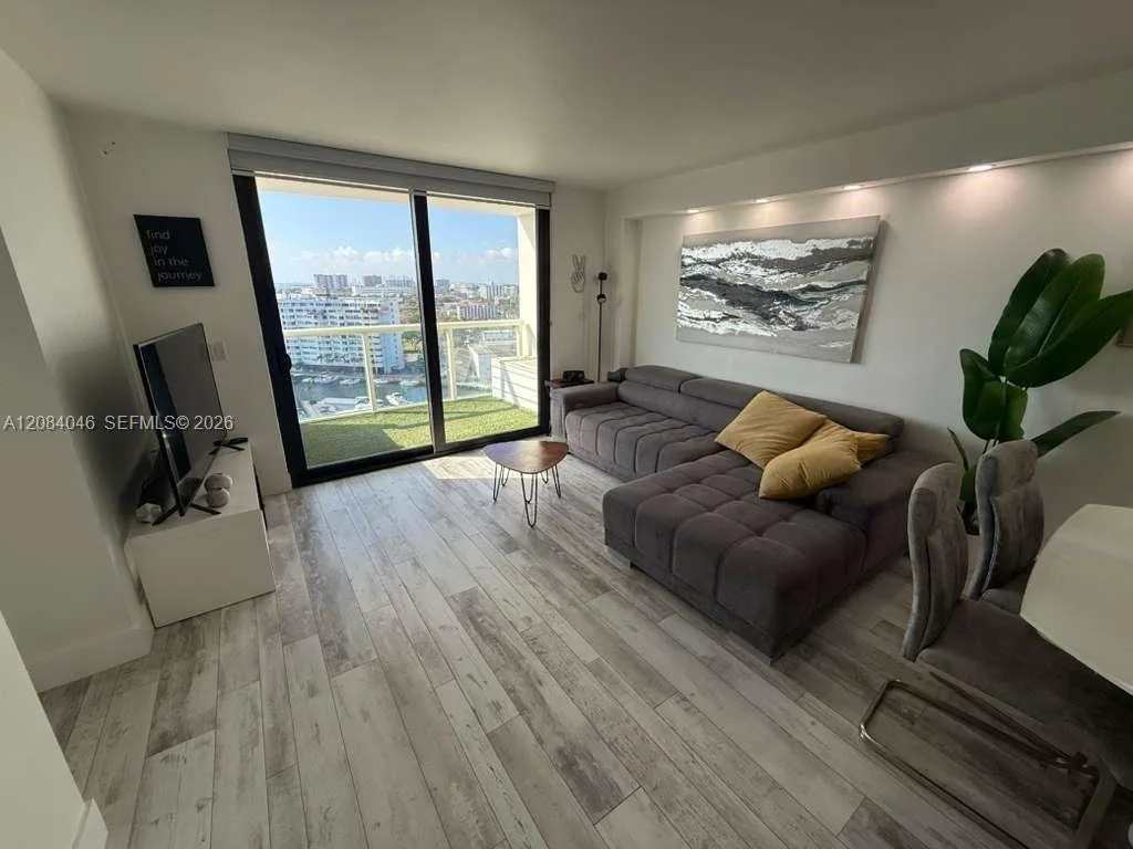 13499 Biscayne Blvd # 1414, North Miami, FL 33181