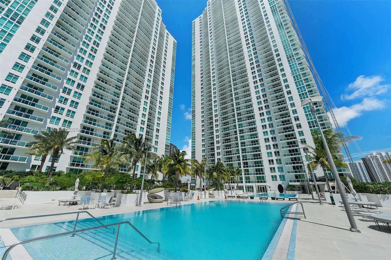 950 Brickell Bay Dr # 1509, Miami, FL 33131