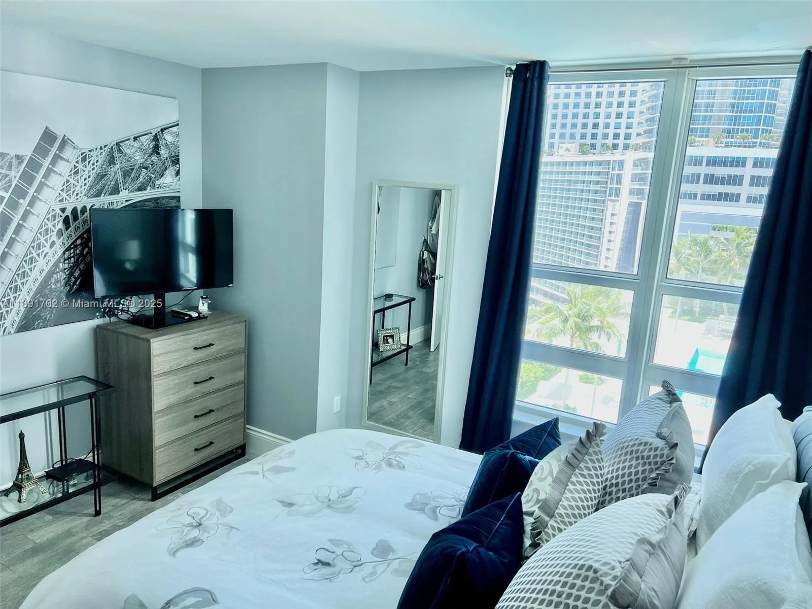 950 Brickell Bay Dr # 1509, Miami, FL 33131 photo 6