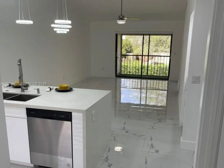 400 Club Cir # 202, Boca Raton, FL 33487 photo 3