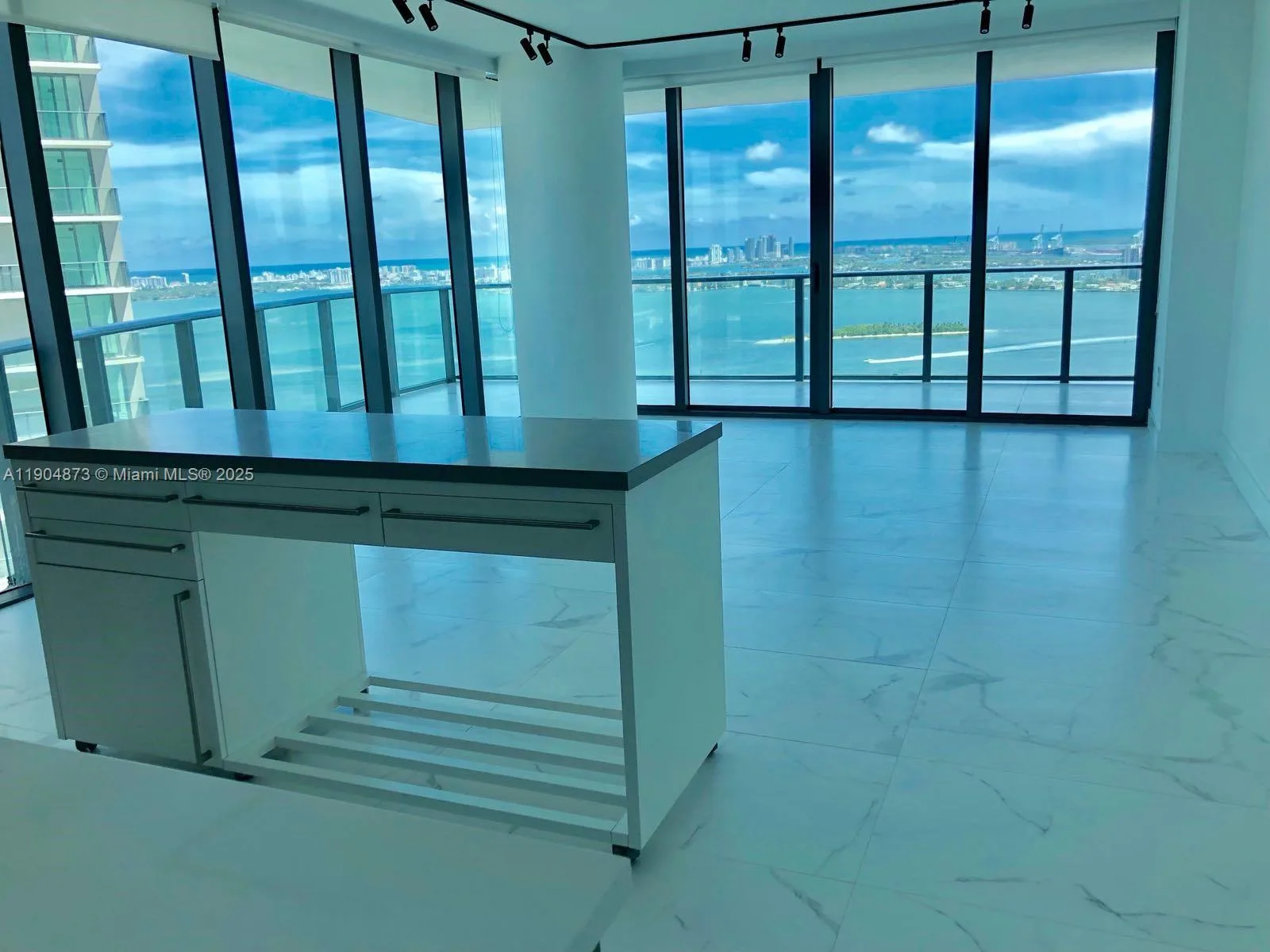 650 NE 32 ST # 4107, Miami, FL 33137 photo 4