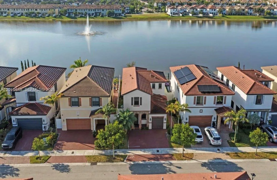 3460 W 103rd Ter, Hialeah, FL 33018