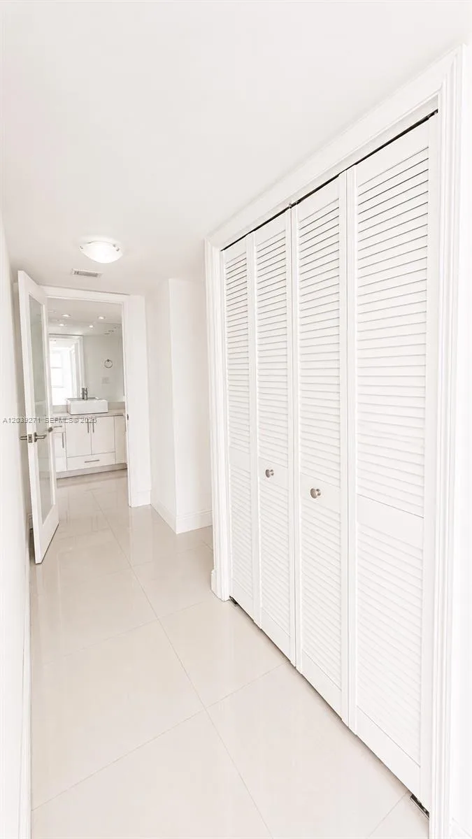 6039 Collins Ave # 401, Miami Beach, FL 33140 photo 10