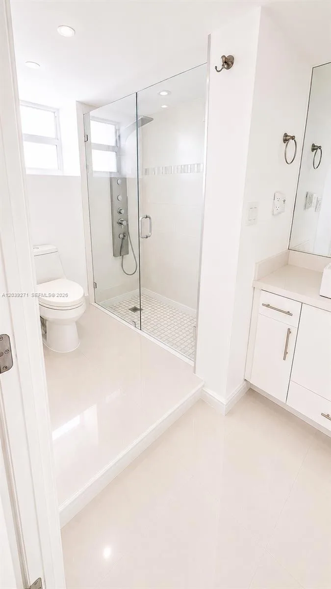6039 Collins Ave # 401, Miami Beach, FL 33140 photo 11