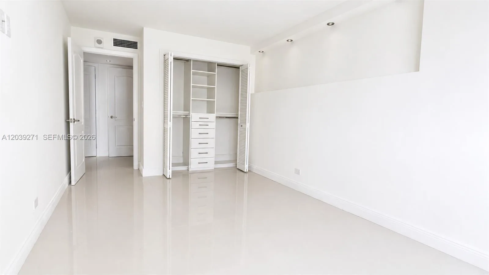 6039 Collins Ave # 401, Miami Beach, FL 33140 photo 9