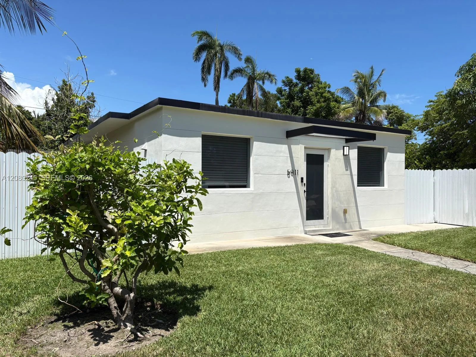 5911 SW 62nd Ter, South Miami, FL 33143 photo 2