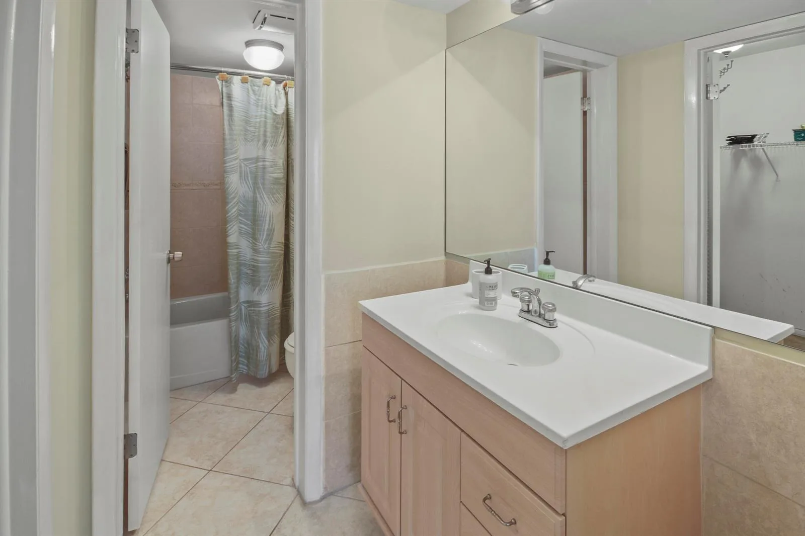 2936 Lake Shore Drive # 310, Riviera Beach, FL 33404 photo 8