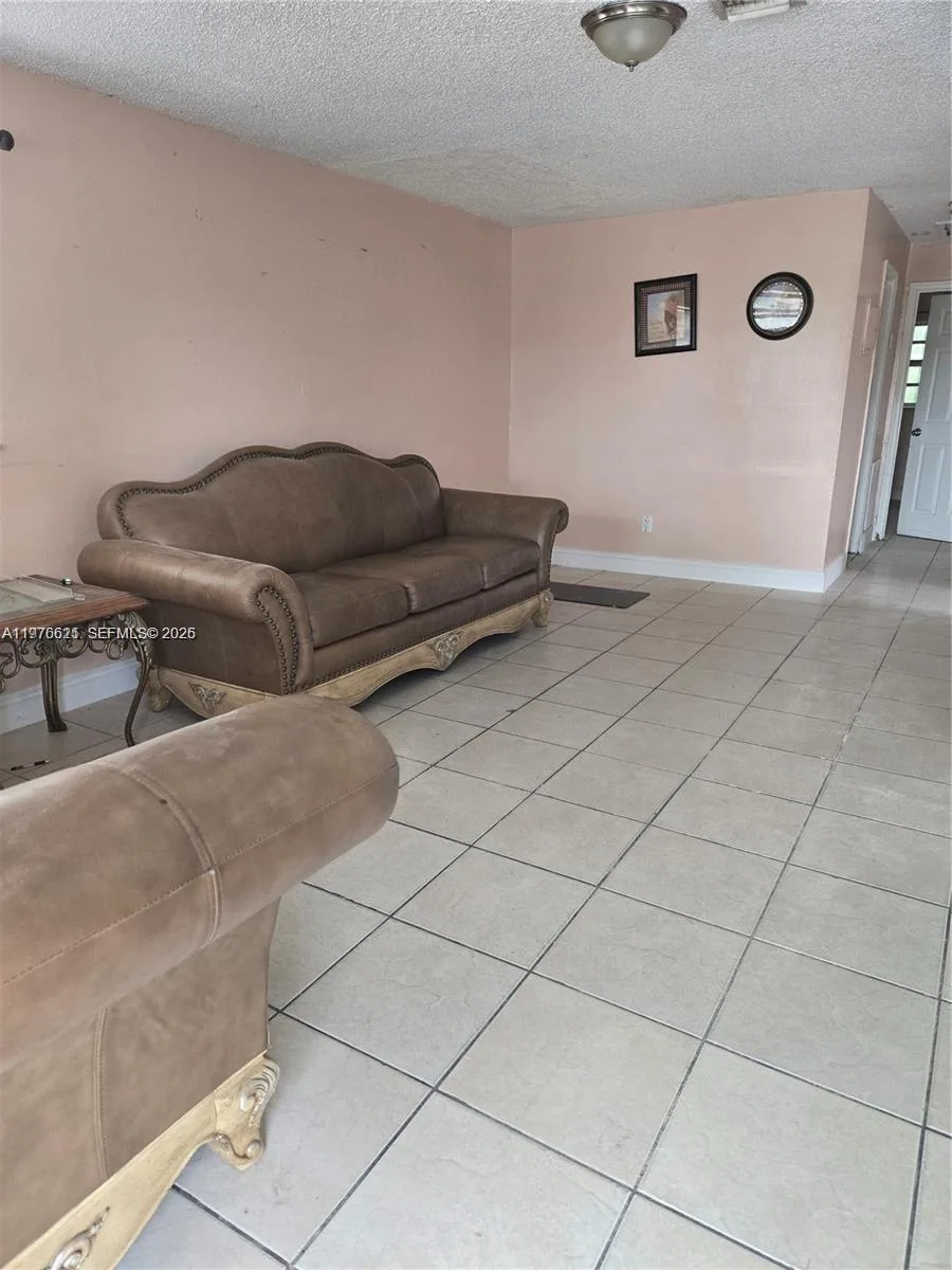 2111 NW 26th Ave # 2111, Fort Lauderdale, FL 33311 photo 2