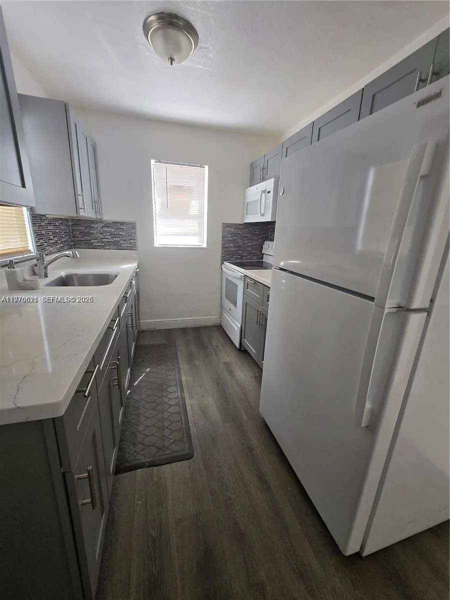 2111 NW 26th Ave # 2111, Fort Lauderdale, FL 33311 photo 3