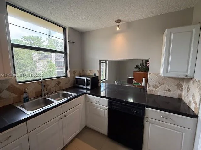 8429 Forest Hills Dr # 301, Coral Springs, FL 33065 photo 3
