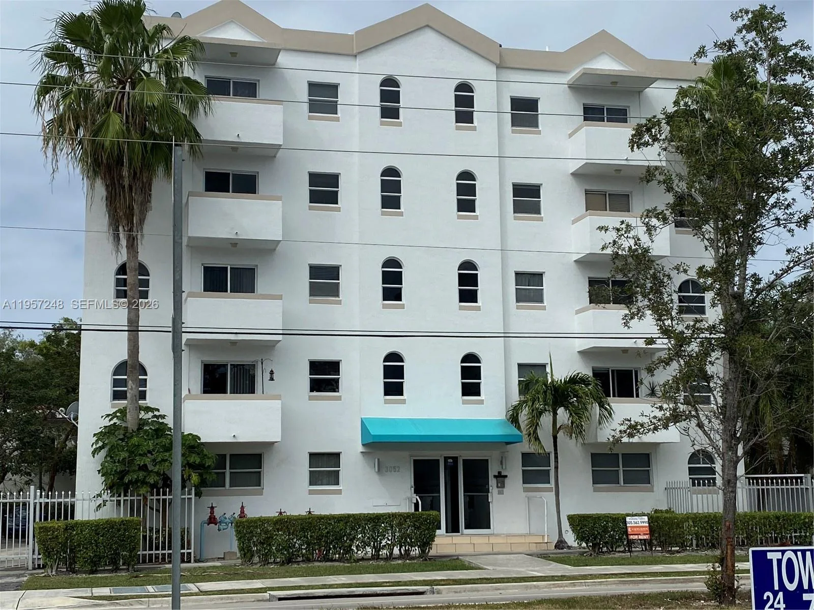 3052 SW 27th Ave # 301, Miami, FL 33133