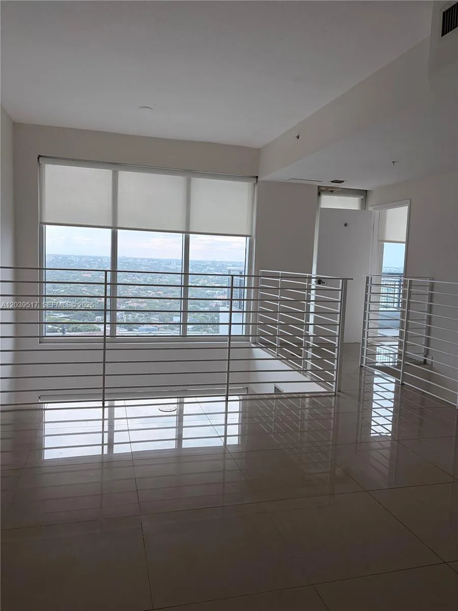 60 SW 13th St # 2819, Miami, FL 33130