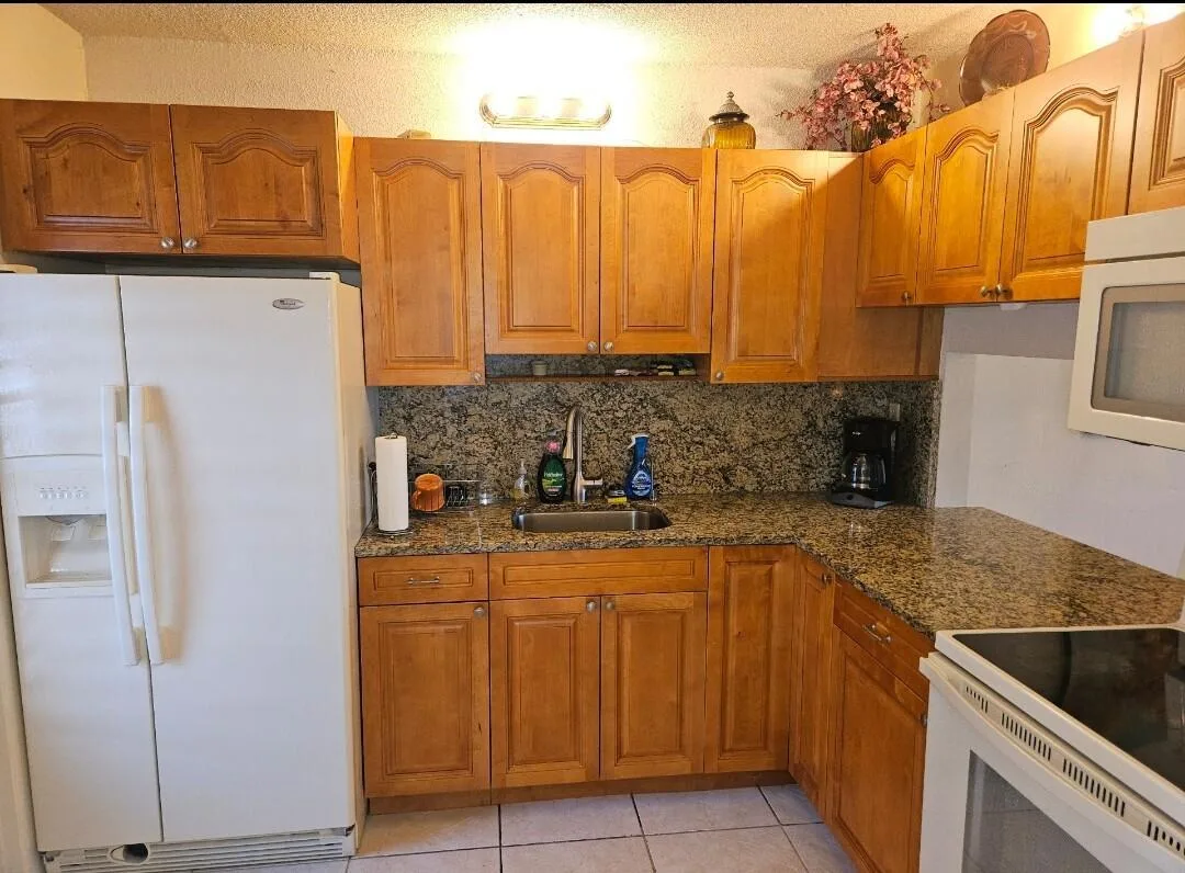 2581 N Garden 202 Drive N # 202, Lake Worth, FL 33461