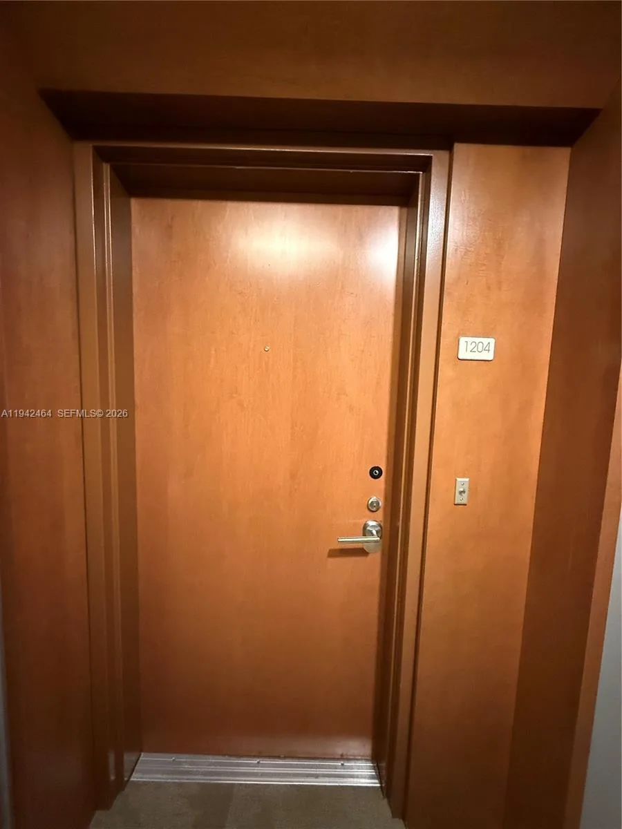 31 SE 5th St # 1204, Miami, FL 33131 photo 10