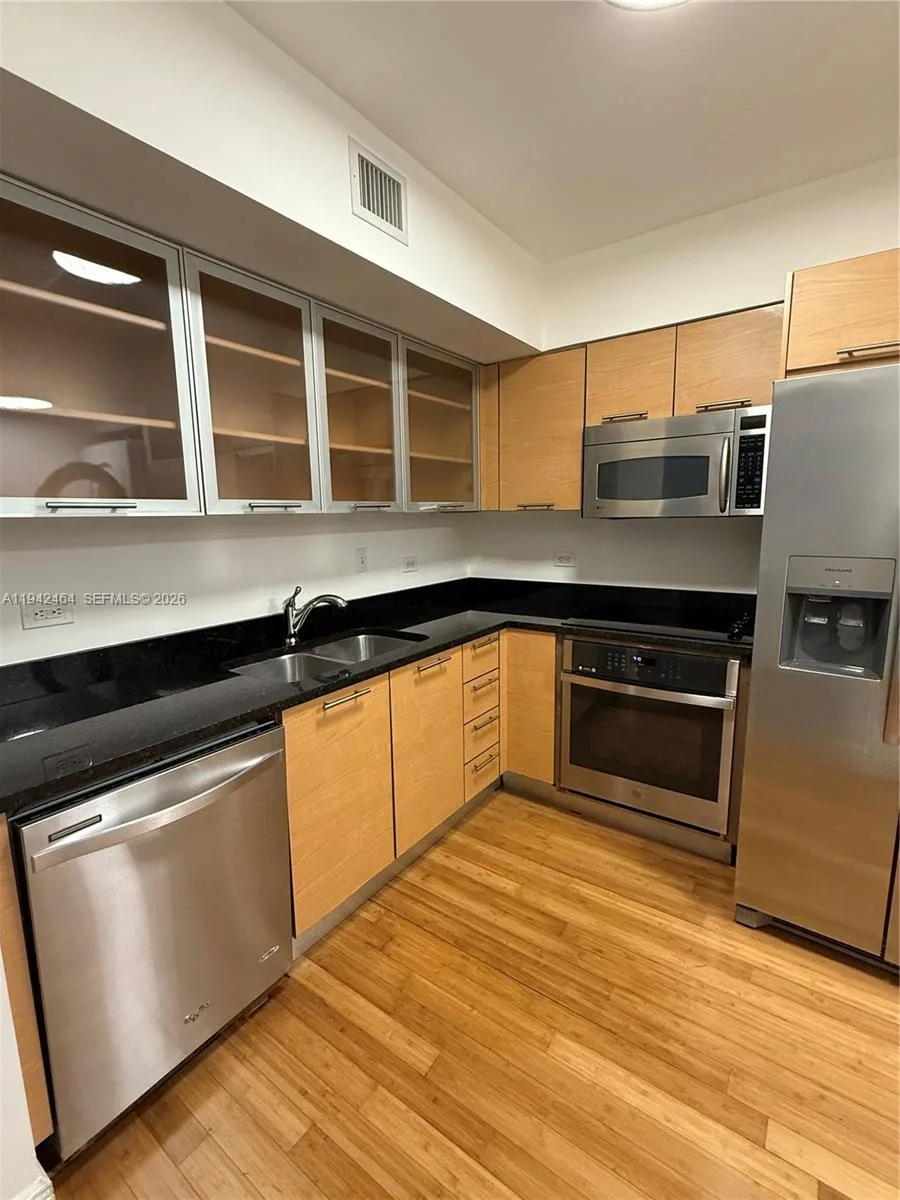 31 SE 5th St # 1204, Miami, FL 33131 photo 6