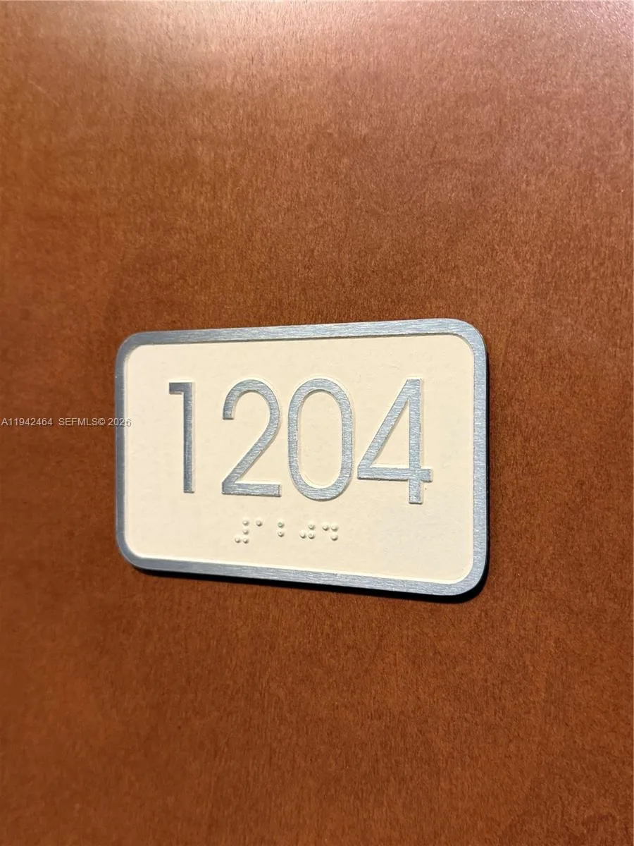 31 SE 5th St # 1204, Miami, FL 33131 photo 9