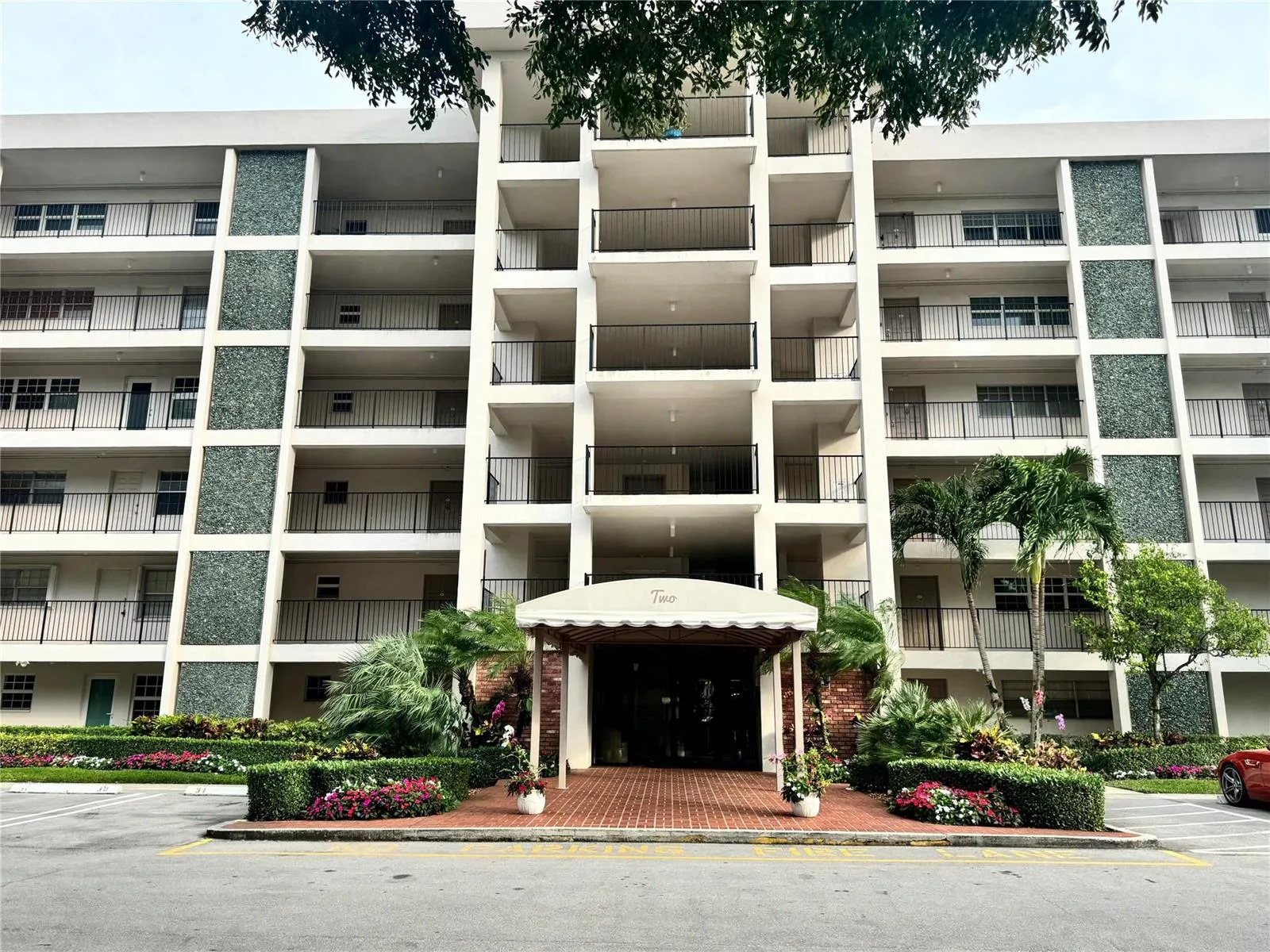 2850 N Palm Aire Drive # 207, Pompano Beach, FL 33069
