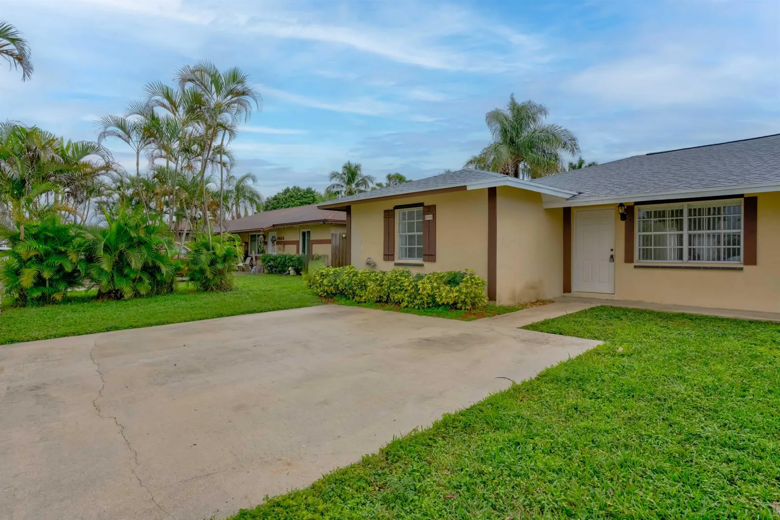 4698 Arthur Street, Palm Beach Gardens, FL 33418