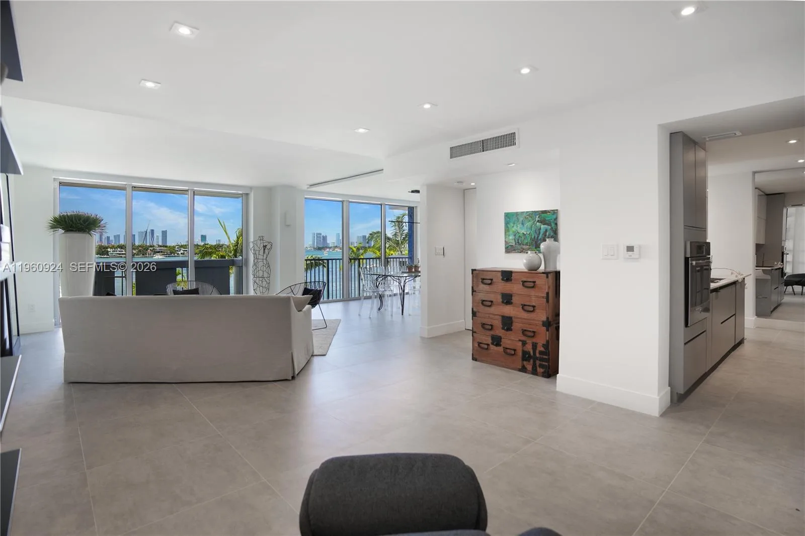 800 West Ave # 421, Miami Beach, FL 33139 photo 2