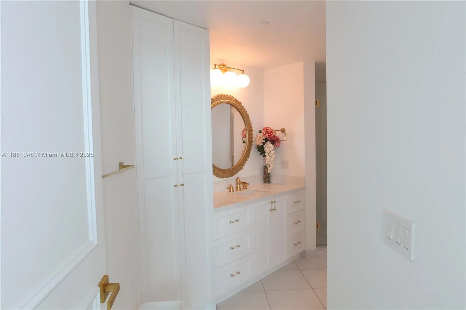 500 Brickell Ave # 3902, Miami, FL 33131 photo 12