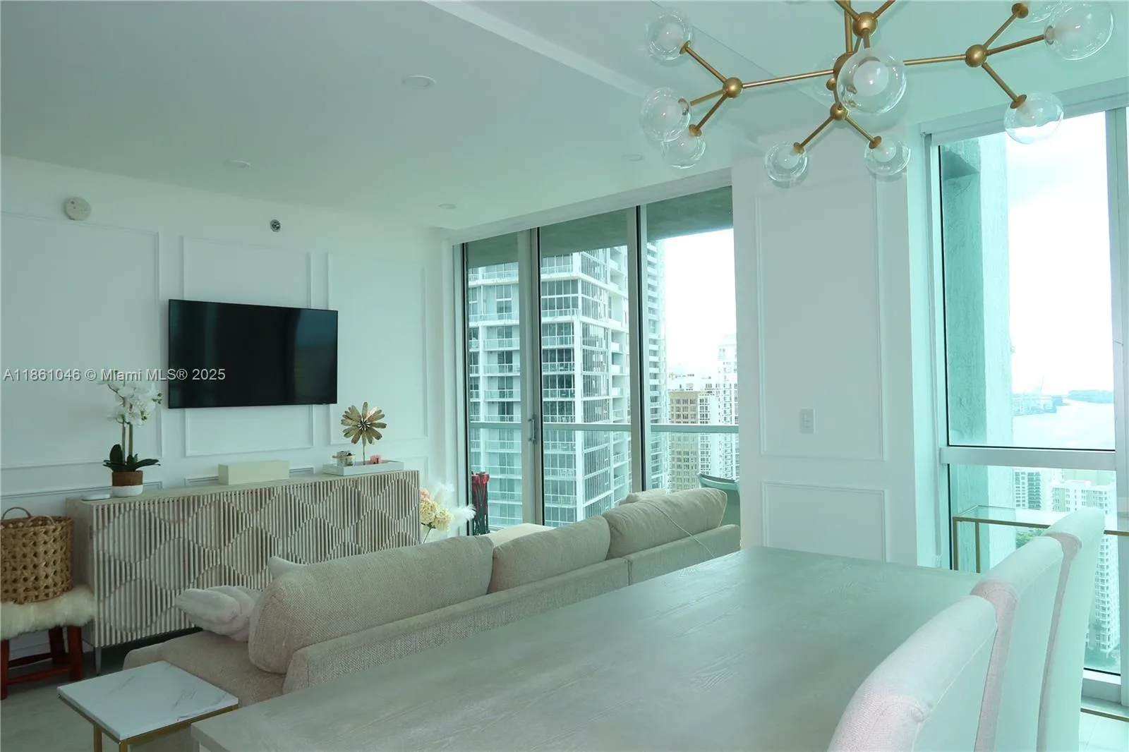 500 Brickell Ave # 3902, Miami, FL 33131 photo 3