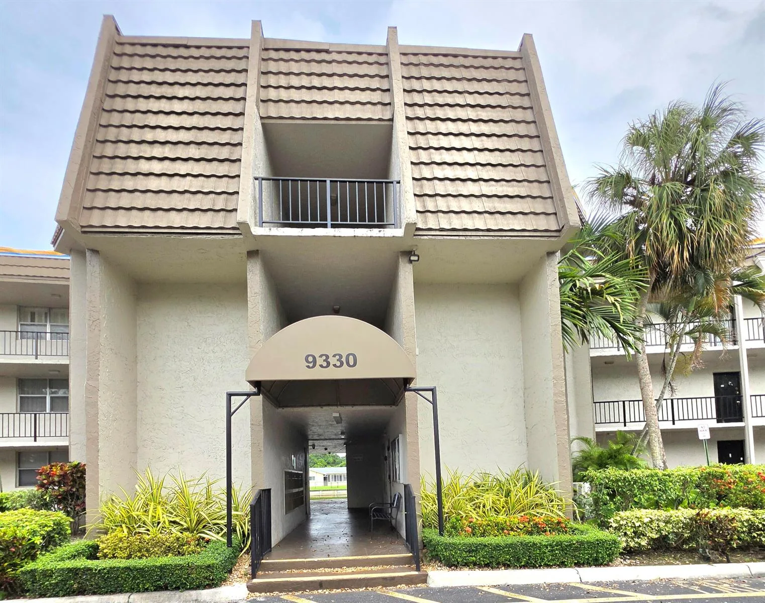 9330 Lime Bay Boulevard # 301, Tamarac, FL 33321 — zdjęcie 2