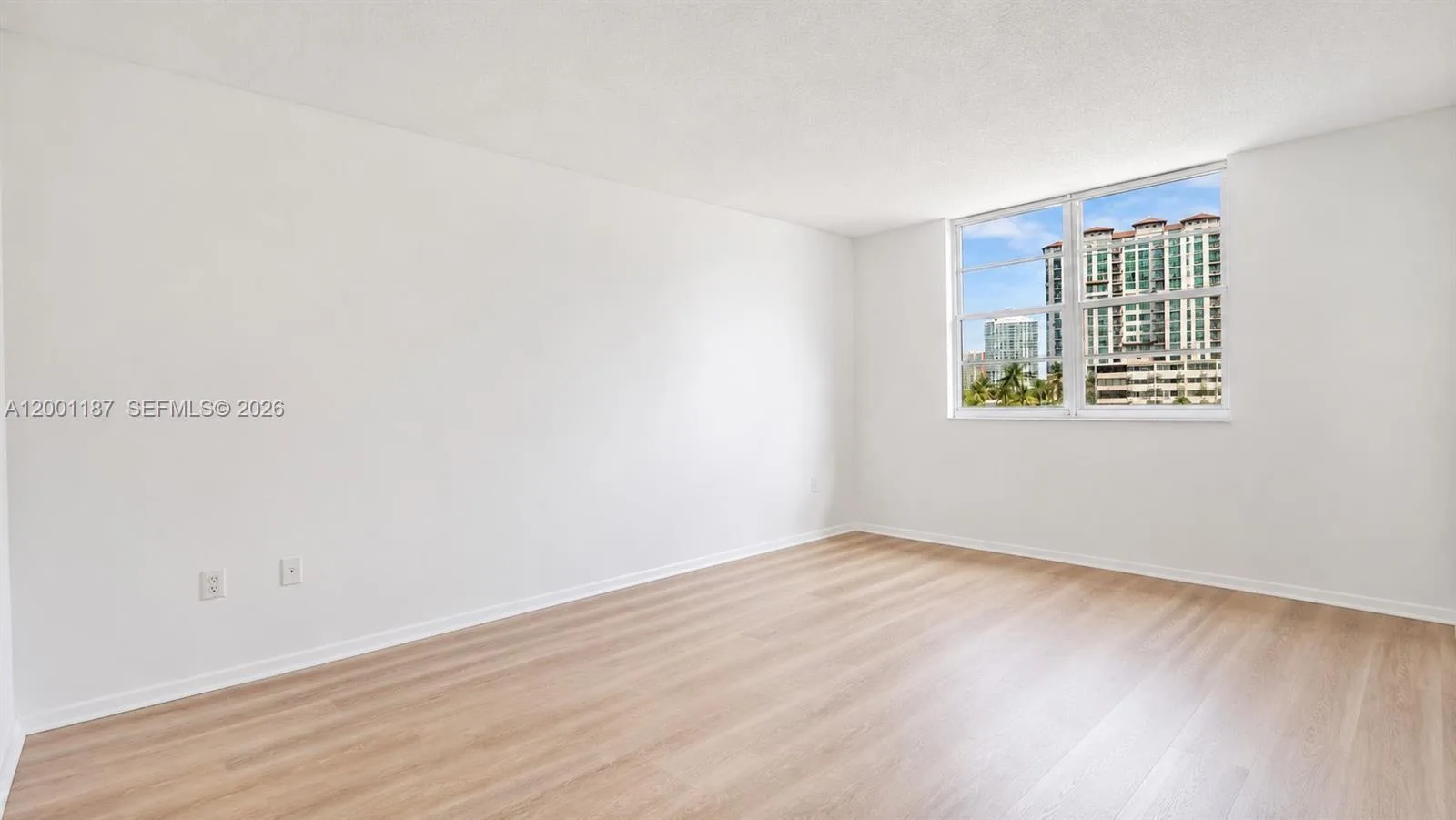 300 Bayview Dr # 315, Sunny Isles Beach, FL 33160 photo 10