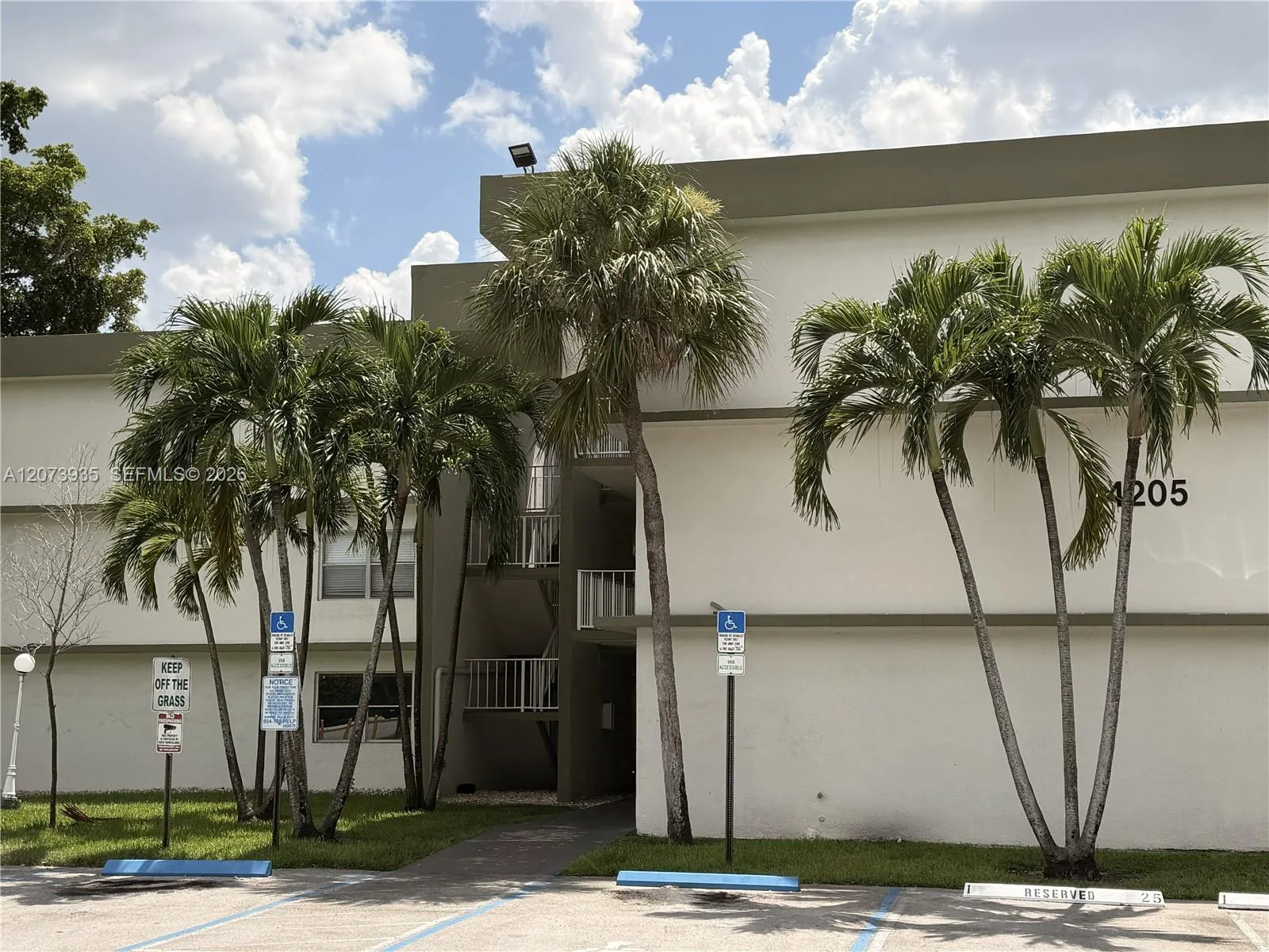 4205 N University Dr # 202, Sunrise, FL 33351