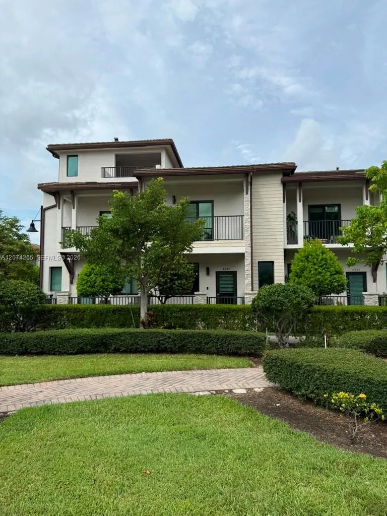 4940 NW 83rd Ave # 4940, Doral, FL 33166 photo 2