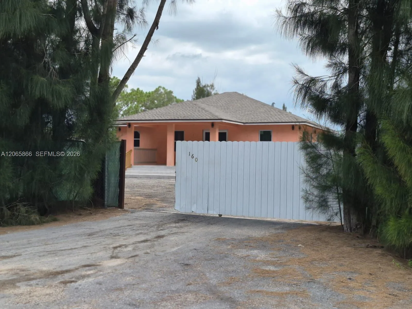 160 N Granja St, Clewiston, FL 33440 photo 2