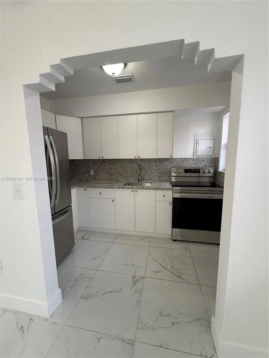 3177 SW 27th Ter # 3177, Miami, FL 33133 photo 6