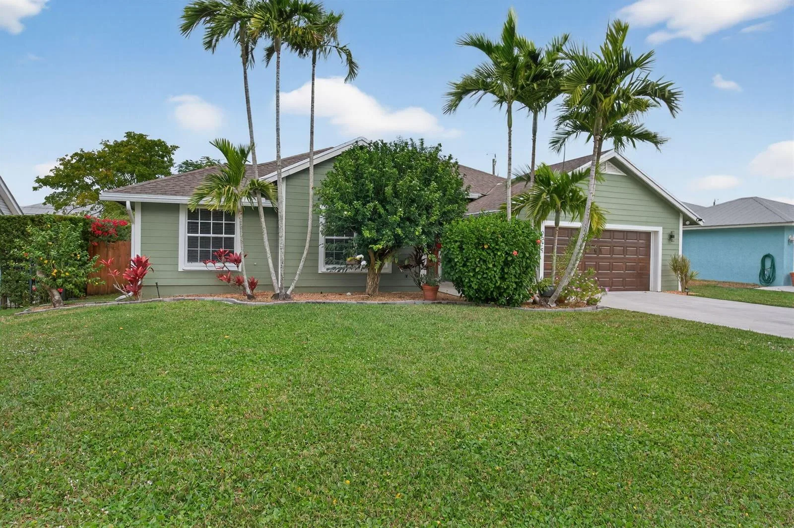 9275 SE Mercury Street, Hobe Sound, FL 33455 photo 2